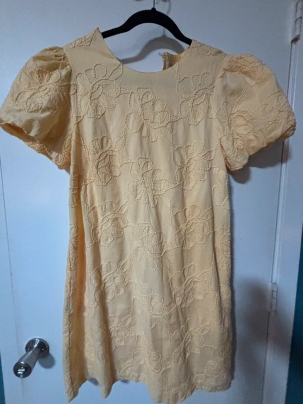 Butter yellow floral embroidered midi/mini dress size 4